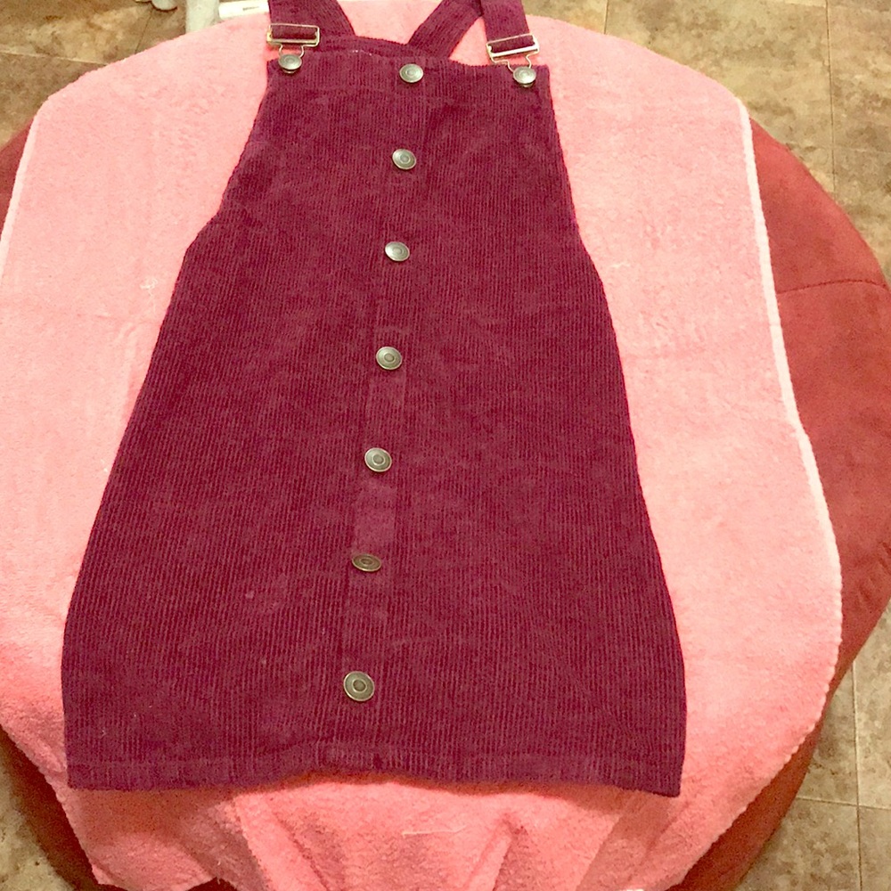I’m selling a overall dress